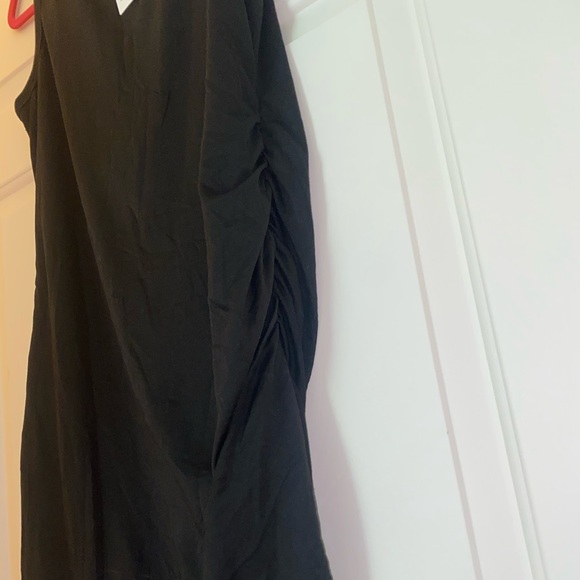 NWT SUPER CUTE BLACK FITTED DRESS - Picture 3 of 5